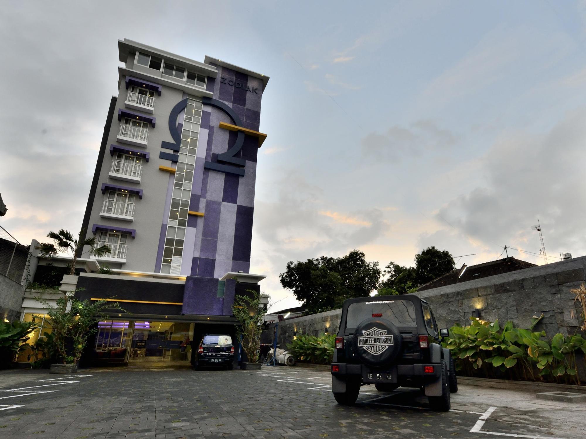 Top Malioboro Hotel Jogja Yogyakarta Exterior foto